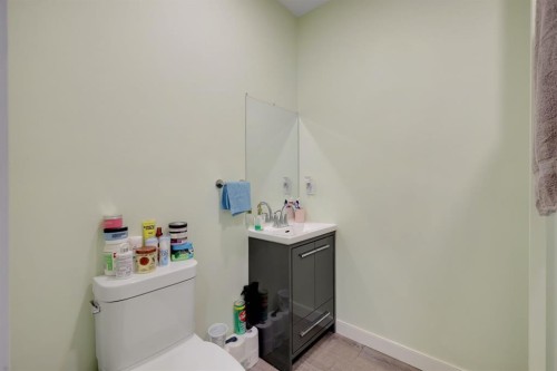 56 Corner Meadows Park Ne, Calgary, AB - Indoor Photo Showing Bathroom