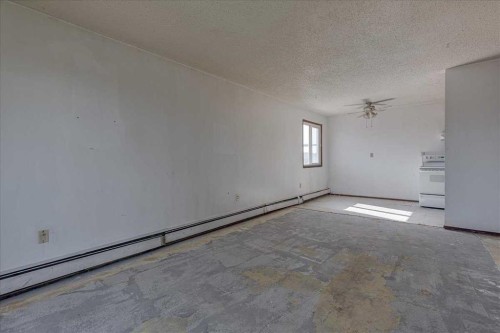 205-4904 54 Street, Red Deer, AB - Indoor
