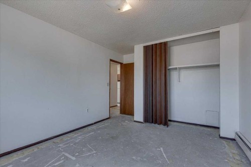 205-4904 54 Street, Red Deer, AB - Indoor Photo Showing Other Room