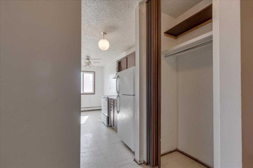 205-4904 54 Street, Red Deer, AB - Indoor Photo Showing Other Room