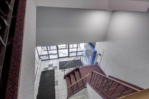 205-4904 54 Street, Red Deer, AB - Indoor