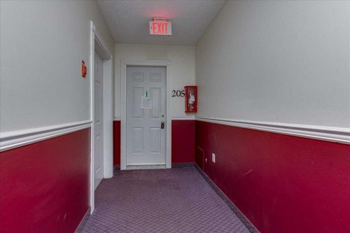 205-4904 54 Street, Red Deer, AB - Indoor Photo Showing Other Room