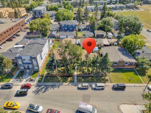 6131 33 Avenue Nw, Calgary, AB - Outdoor With View
