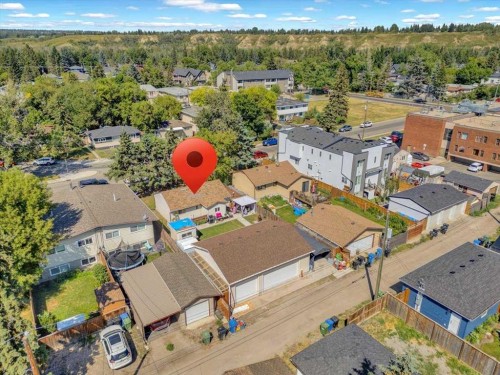 6131 33 Avenue Nw, Calgary, AB - Outdoor With View