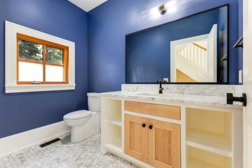 212 Hawk'S Landing Rise, Priddis Greens, AB - Indoor Photo Showing Bathroom