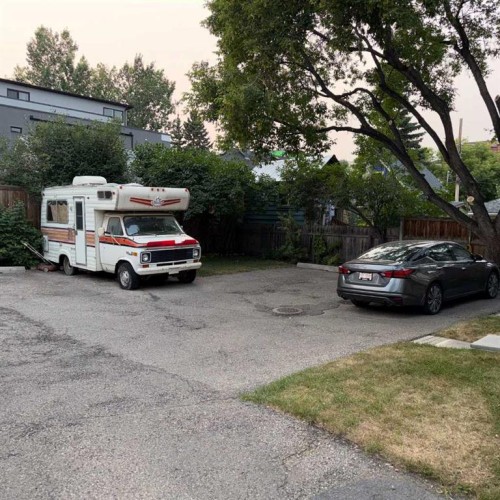411 6 Street Ne, Calgary, AB - Outdoor