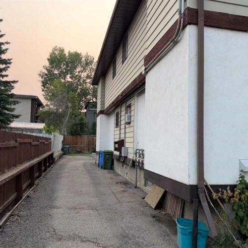 411 6 Street Ne, Calgary, AB - Outdoor With Exterior