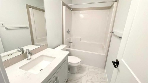 115-40 Sage Hill Nw, Calgary, AB - Indoor Photo Showing Bathroom