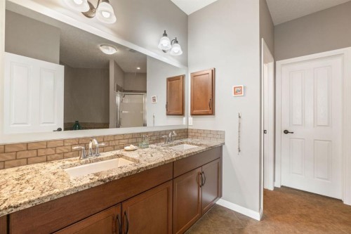 204 Sunset Square, Cochrane, AB - Indoor Photo Showing Bathroom