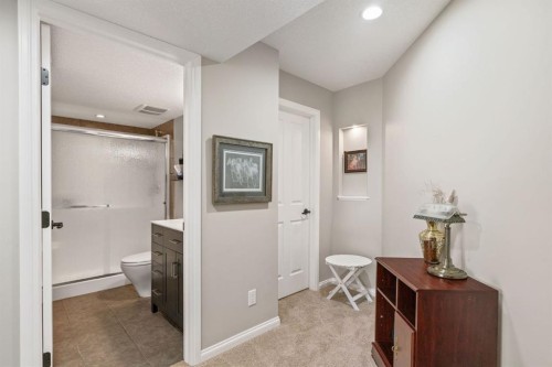 204 Sunset Square, Cochrane, AB - Indoor Photo Showing Other Room