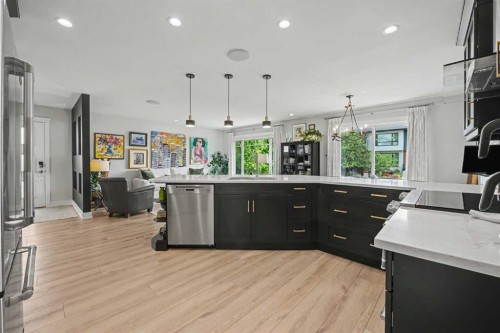 3809 Parkhill Street Sw, Calgary, AB - Indoor Photo Showing Kitchen With Upgraded Kitchen