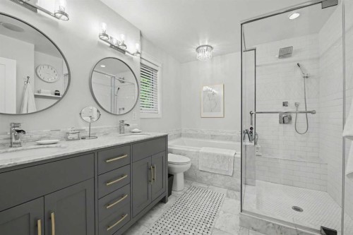 3809 Parkhill Street Sw, Calgary, AB - Indoor Photo Showing Bathroom