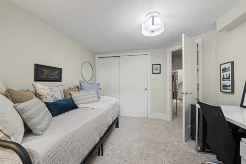 3809 Parkhill Street Sw, Calgary, AB - Indoor Photo Showing Bedroom