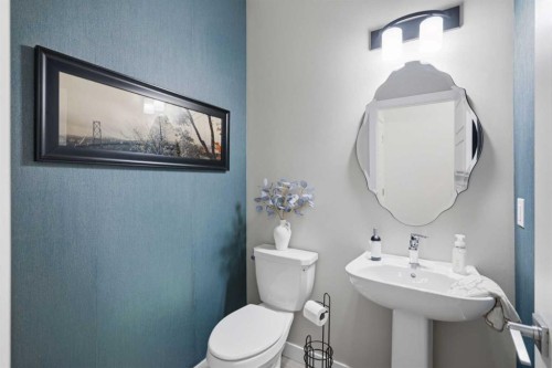 144 Amblehurst Green Nw, Calgary, AB - Indoor Photo Showing Bathroom