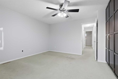 4712 60 Street Ne, Calgary, AB - Indoor Photo Showing Other Room