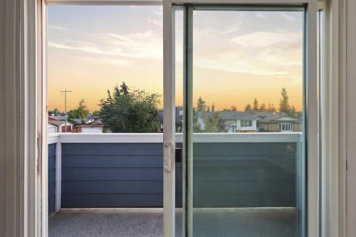 4712 60 Street Ne, Calgary, AB - Indoor Photo Showing Other Room