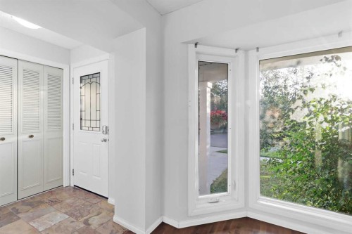 4712 60 Street Ne, Calgary, AB - Indoor Photo Showing Other Room
