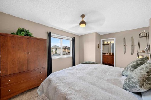 30 Copperstone Green Se, Calgary, AB - Indoor Photo Showing Bedroom