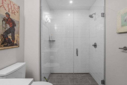 307-1505 Spring Creek Gate, Canmore, AB - Indoor Photo Showing Bathroom