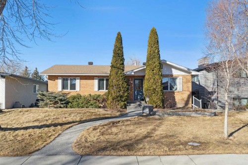 34 Rosery Drive Nw, Calgary, AB - Outdoor