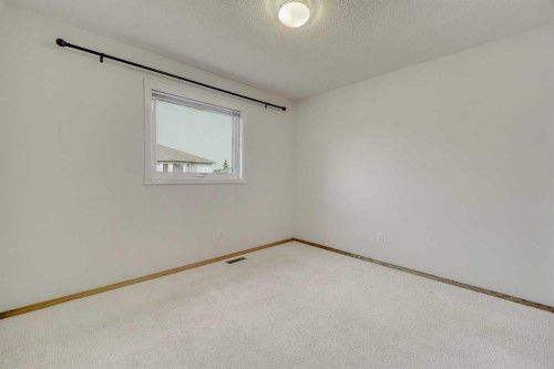 10057 Hamptons Boulevard Nw, Calgary, AB - Indoor Photo Showing Other Room