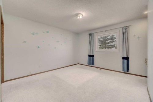 10057 Hamptons Boulevard Nw, Calgary, AB - Indoor Photo Showing Other Room
