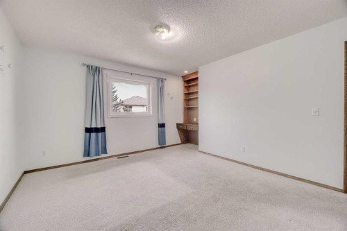 10057 Hamptons Boulevard Nw, Calgary, AB - Indoor Photo Showing Other Room