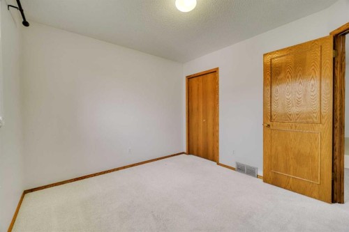 10057 Hamptons Boulevard Nw, Calgary, AB - Indoor Photo Showing Other Room