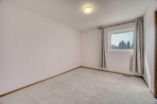 10057 Hamptons Boulevard Nw, Calgary, AB - Indoor Photo Showing Other Room
