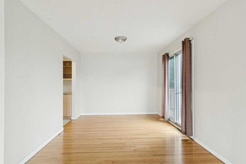 3816 26 Avenue Sw, Calgary, AB - Indoor Photo Showing Other Room