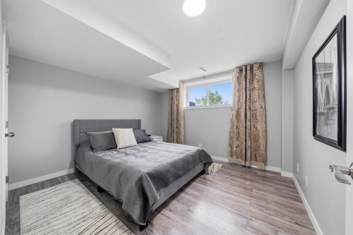 113 Marina Key, Chestermere, AB - Indoor Photo Showing Bedroom