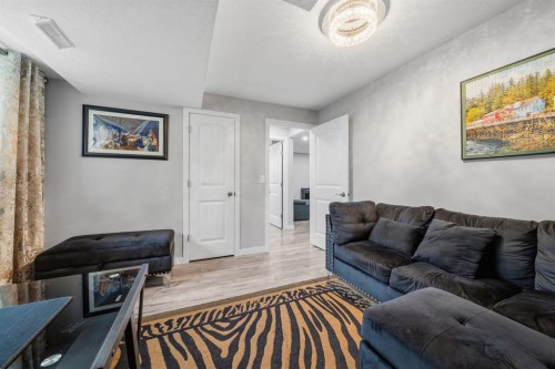 113 Marina Key, Chestermere, AB - Indoor Photo Showing Living Room