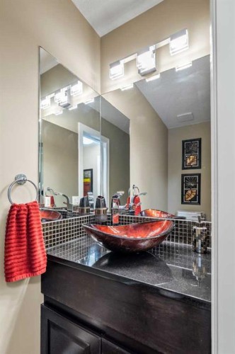 85 Sunset Way Se, Calgary, AB - Indoor Photo Showing Other Room