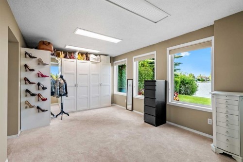 85 Sunset Way Se, Calgary, AB -  Photo Showing Other Room