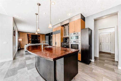 11 Cresthaven Bay Sw, Calgary, AB - Indoor Photo Showing Kitchen With Upgraded Kitchen