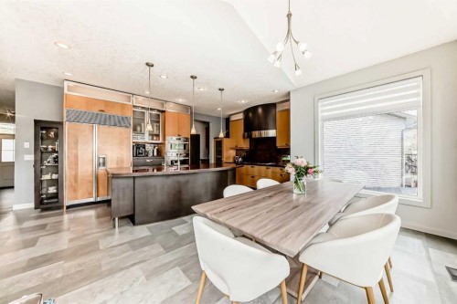11 Cresthaven Bay Sw, Calgary, AB - Indoor Photo Showing Dining Room