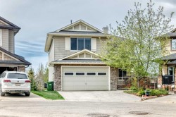 11 Cresthaven Bay SW Calgary, AB T3B 5Y1