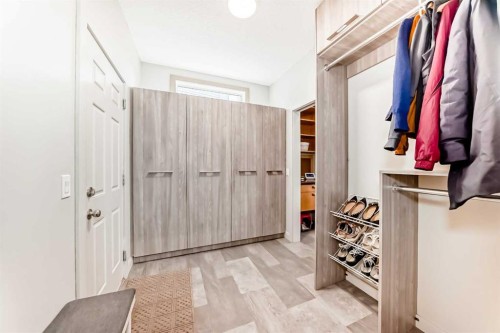 11 Cresthaven Bay Sw, Calgary, AB - Indoor