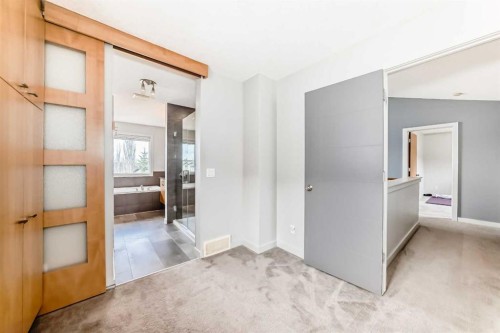 11 Cresthaven Bay Sw, Calgary, AB - Indoor Photo Showing Other Room