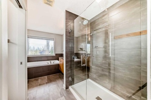 11 Cresthaven Bay Sw, Calgary, AB - Indoor Photo Showing Bathroom