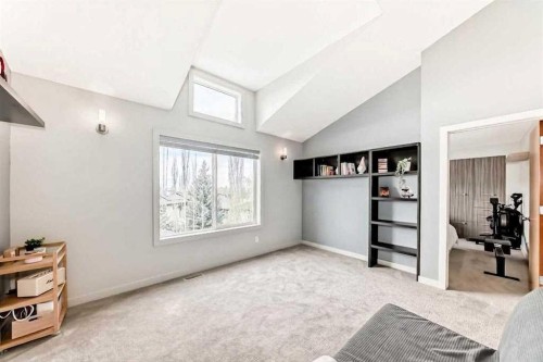 11 Cresthaven Bay Sw, Calgary, AB - Indoor
