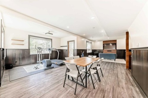 11 Cresthaven Bay Sw, Calgary, AB - Indoor Photo Showing Dining Room