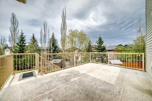 11 Cresthaven Bay Sw, Calgary, AB - Outdoor With Exterior