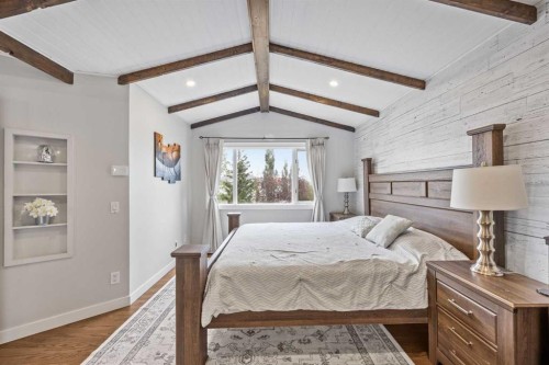 311 Hawkland Place Nw, Calgary, AB - Indoor Photo Showing Bedroom
