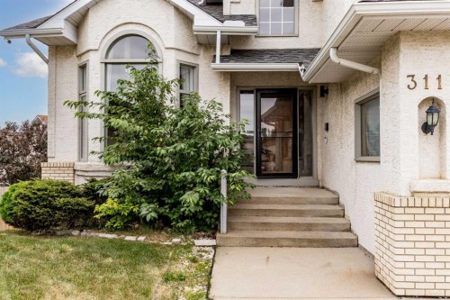 311 Hawkland Place Nw, Calgary, AB - Outdoor
