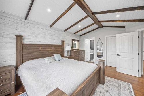 311 Hawkland Place Nw, Calgary, AB - Indoor Photo Showing Bedroom