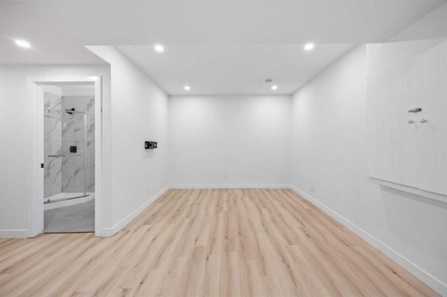 311 Hawkland Place Nw, Calgary, AB - Indoor Photo Showing Other Room