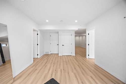 311 Hawkland Place Nw, Calgary, AB - Indoor Photo Showing Other Room