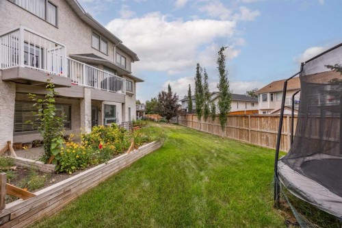311 Hawkland Place Nw, Calgary, AB - Outdoor