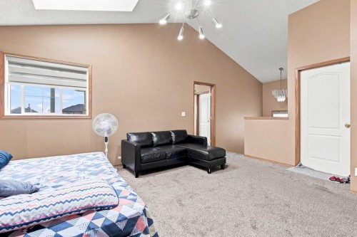 610 Saddlecreek Way Ne, Calgary, AB - Indoor Photo Showing Bedroom
